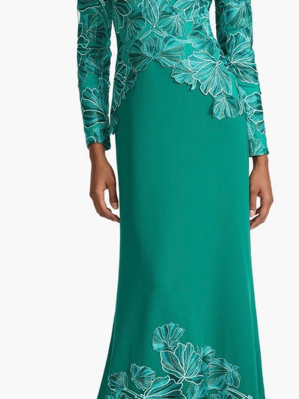 Tadashi Shoji
Embroidered Detail
Long Sleeve Gown Emerald Green Size 10